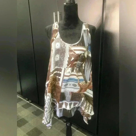 Ali & Kris Sheer Long Coverup Handkerchief hem, Racerback,Cardinal print,light - Picture 1 of 7